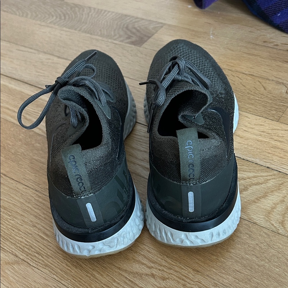 Nike women’s Dark Gray Sneakers - Picture 4 of 4